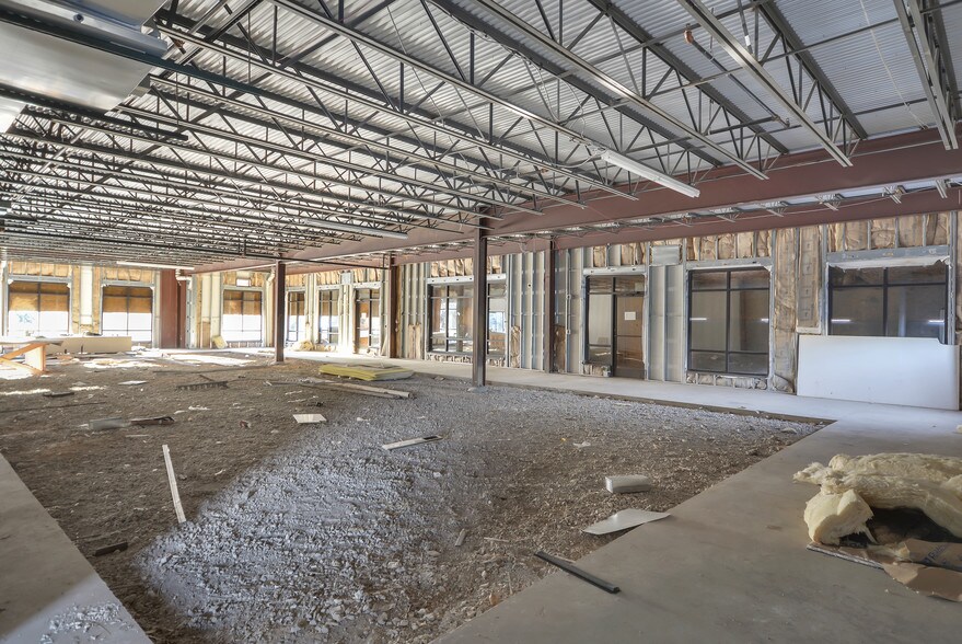 More Photos Of 7335 Old National Hwy, Riverdale Medical For Sale