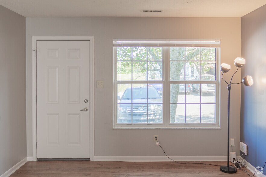 More Photos Of 100 Meadow Trail Dr, Highland Heights Apartments For Sale