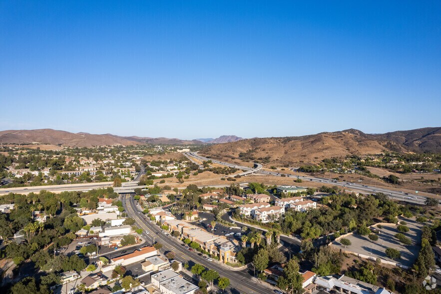 More Photos Of 756-868 E Thousand Oaks Blvd, Thousand Oaks Unknown For Lease