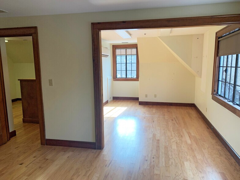 More Photos Of 426 Old Salem Rd, Winston-Salem Office For Sale