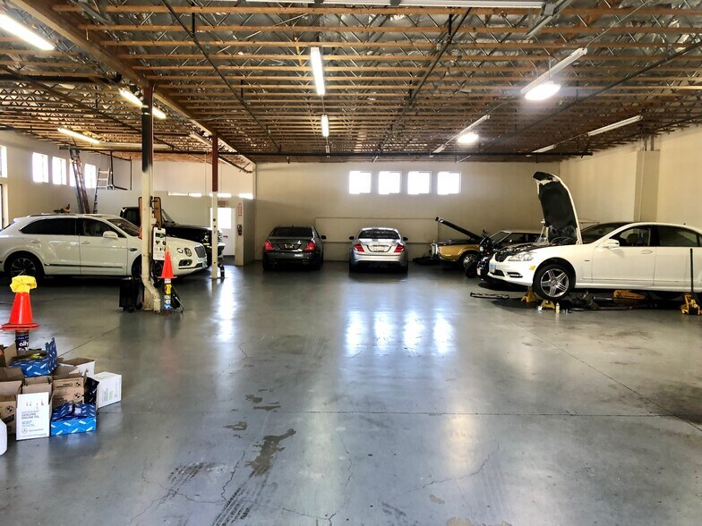 More Photos Of 1941 San Ramon Valley Blvd, San Ramon Showroom For Sale
