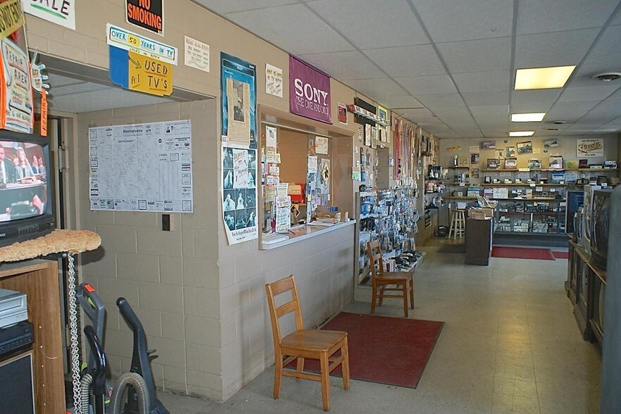 More Photos Of 550 Connellsville St, Uniontown Storefront For Sale