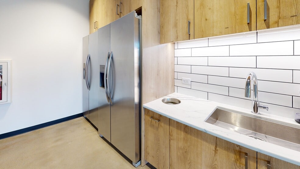 More Photos Of 99 E Main St, Franklin Office For Lease