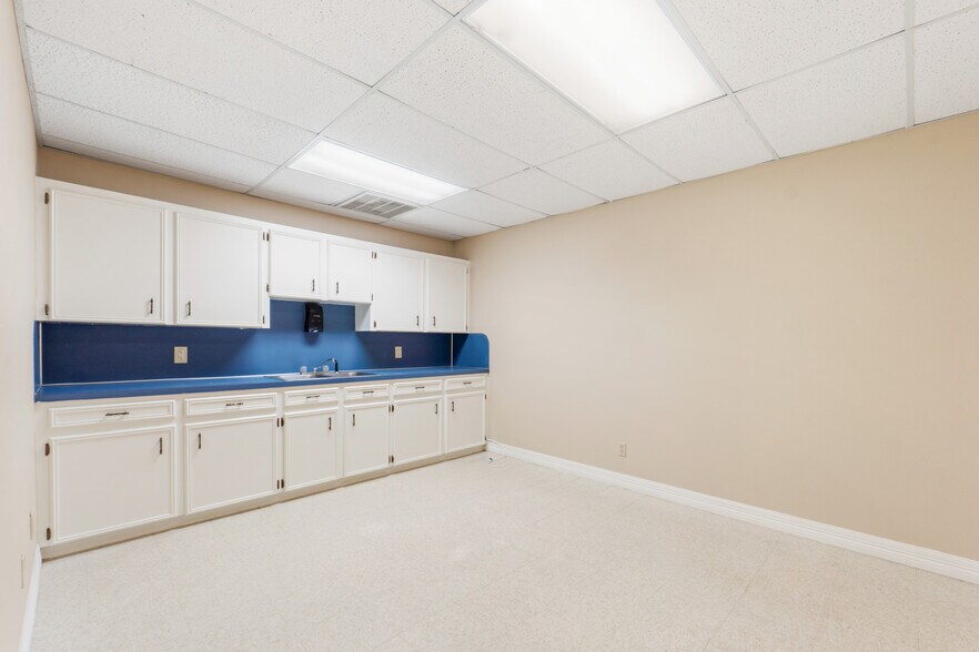 More Photos Of 1401 S 6th St, McAllen Medical For Lease