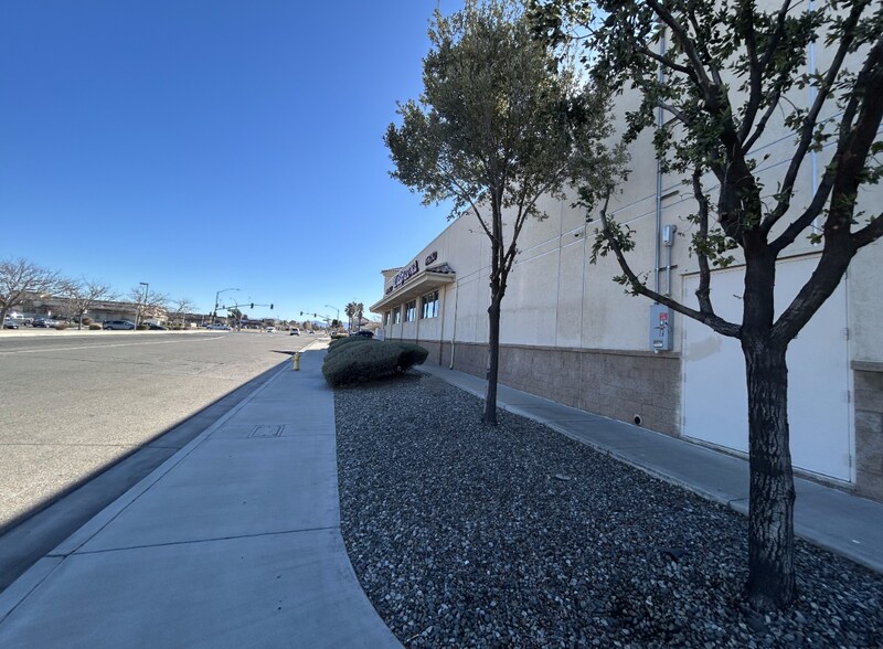 More Photos Of 15480 Main St, Hesperia Drugstore For Sale