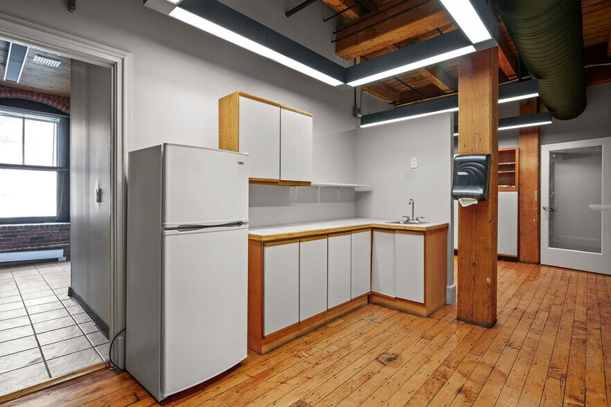 More Photos Of 55 Pine St, Providence Office For Sale