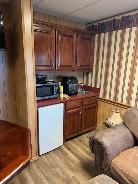 More Photos Of 7931 19th St, Lubbock Warehouse For Sale