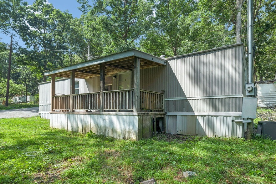 More Photos Of 9314 Beeler Ct, Bon Aqua Manufactured Housing Mobile Home Park For Sale