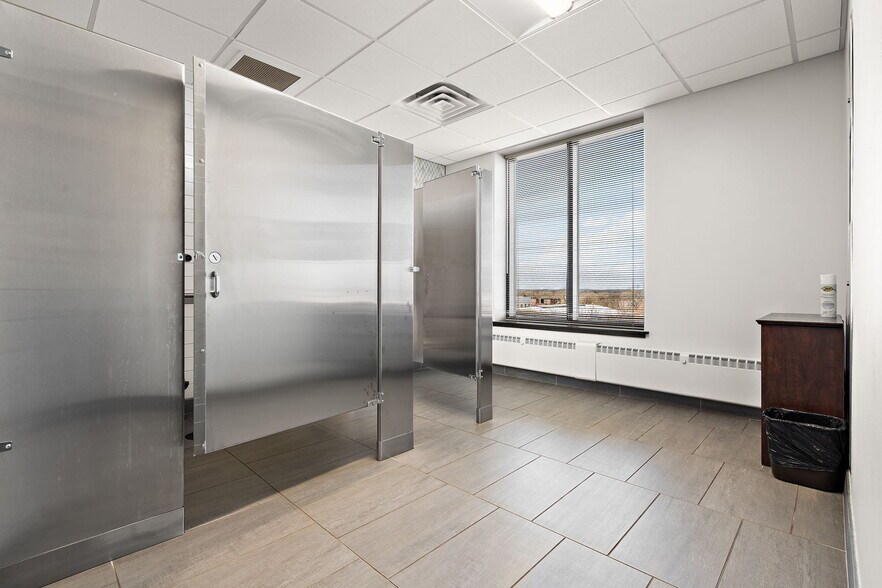 More Photos Of 56 S Washington St, Valparaiso Office For Lease