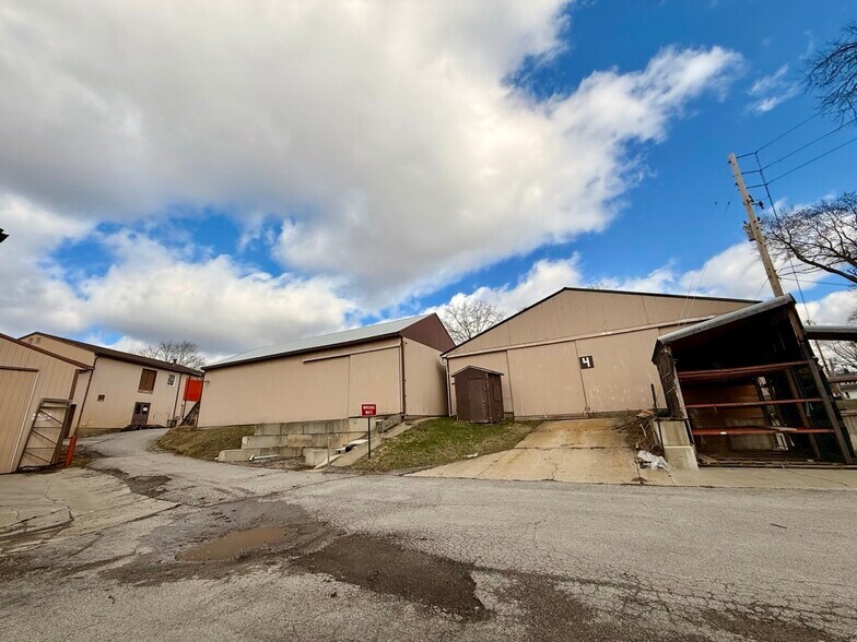 More Photos Of 13080 Cambridge Springs Rd, Edinboro Freestanding For Sale