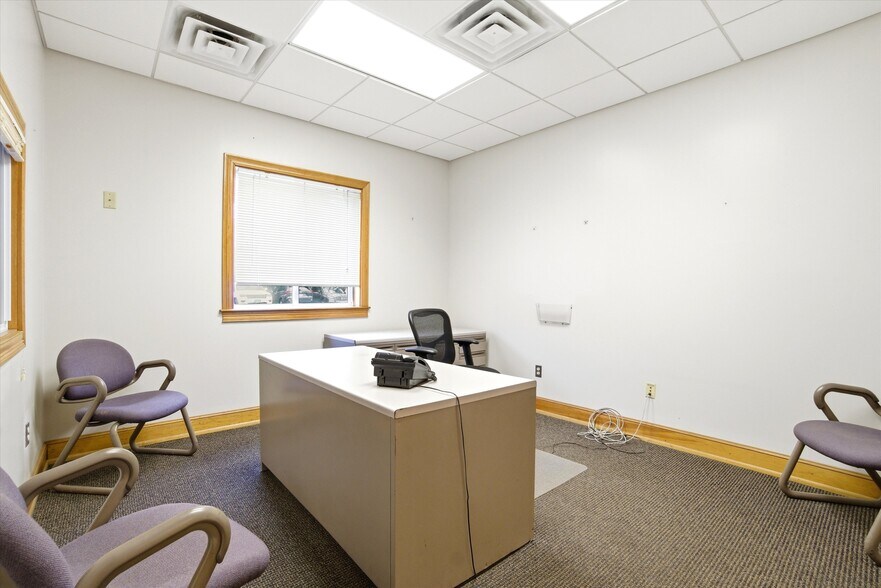 More Photos Of 8 Chestnut Dr, Bedford Office For Sale