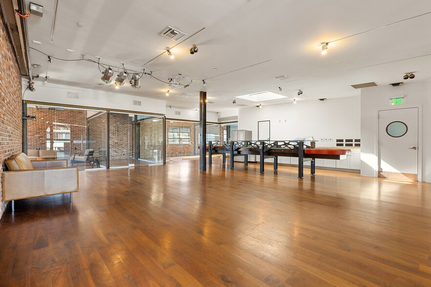 More Photos Of 1410 Abbot Kinney Blvd, Venice Storefront Retail Office For Lease