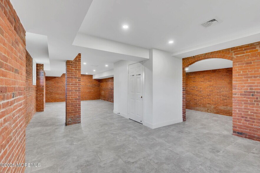 More Photos Of 49 E Passaic St, Rochelle Park Office For Lease