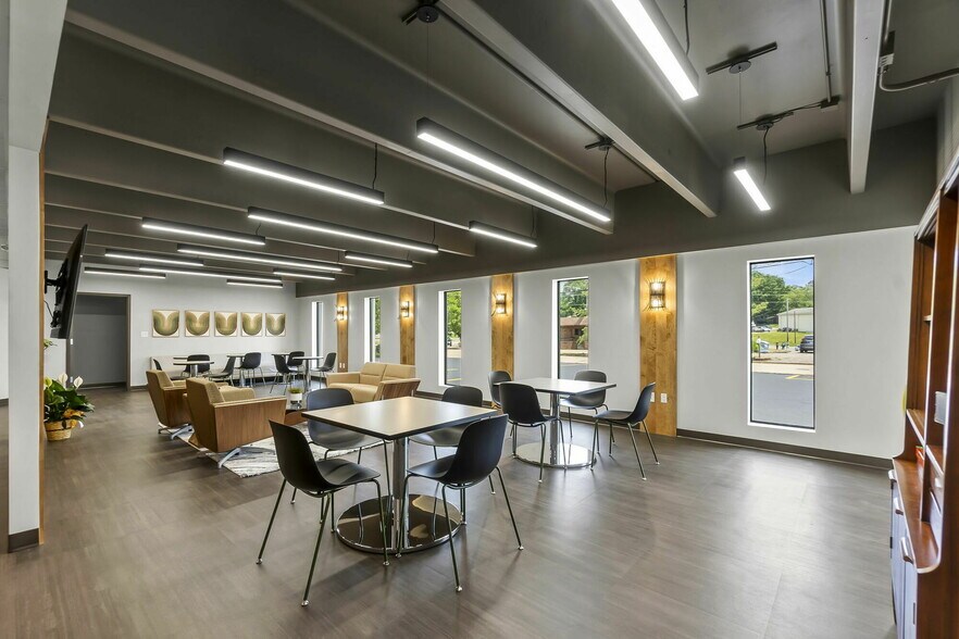 More Photos Of 1427 Thomas Dr, Cape Girardeau Coworking Space