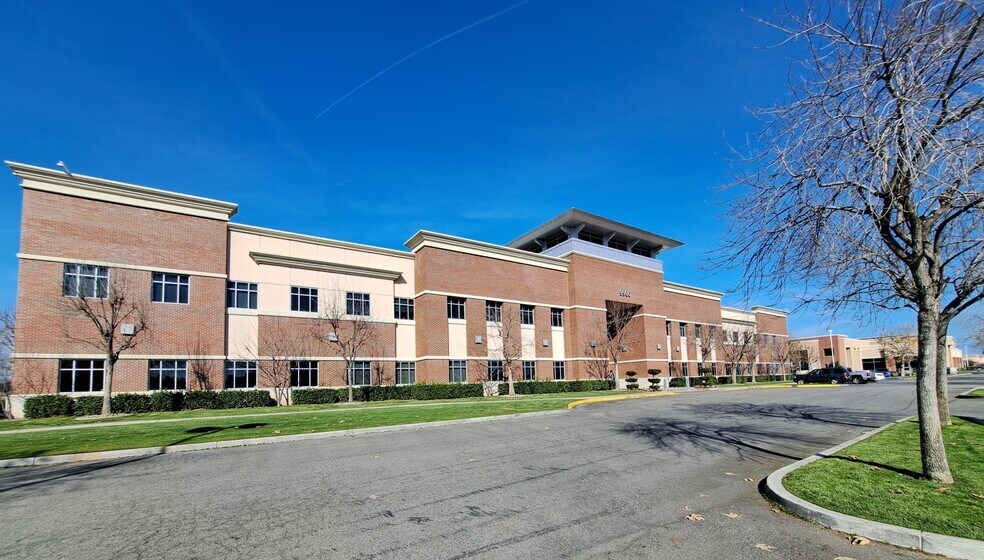 More Photos Of 9900 Stockdale Hwy, Bakersfield Medical For Sale
