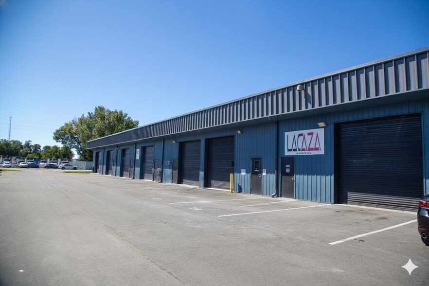 More Photos Of 401 Enterprise St, Ocoee Industrial For Lease