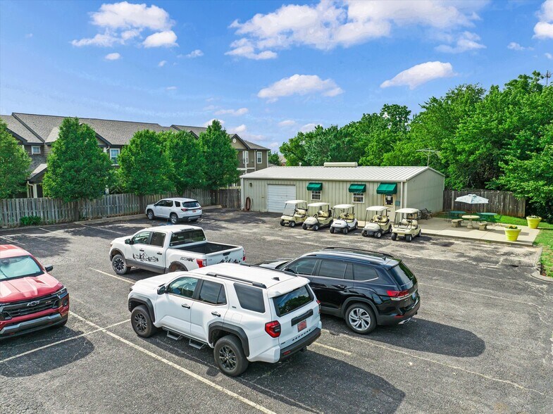 More Photos Of 355 E Pebble Creek Ter, Mustang Sports And Entertainment For Sale