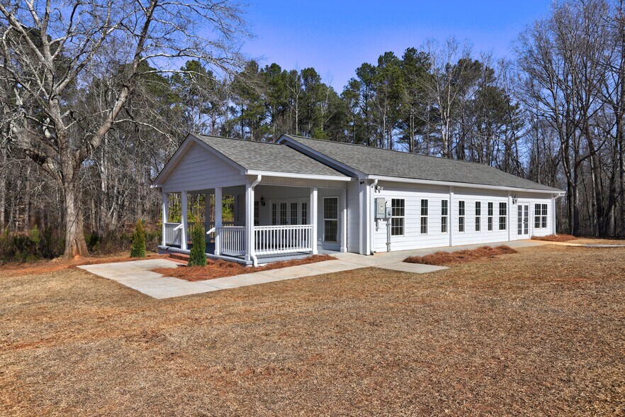 More Photos Of 3470 GA-42, McDonough Specialty For Sale