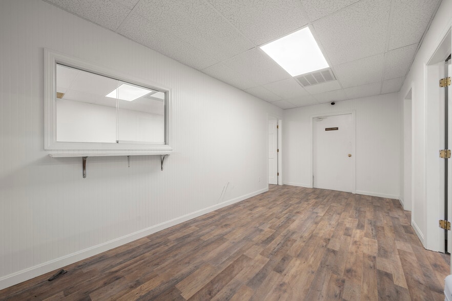 More Photos Of 597 Winthrop St, Taunton Manufacturing For Sale