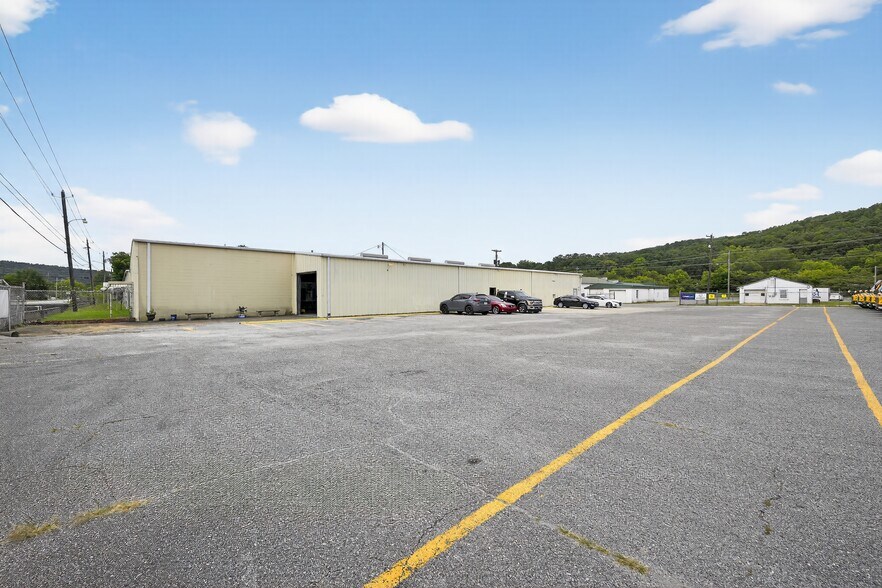 More Photos Of 512 S Wilmer Ave, Anniston Warehouse For Sale