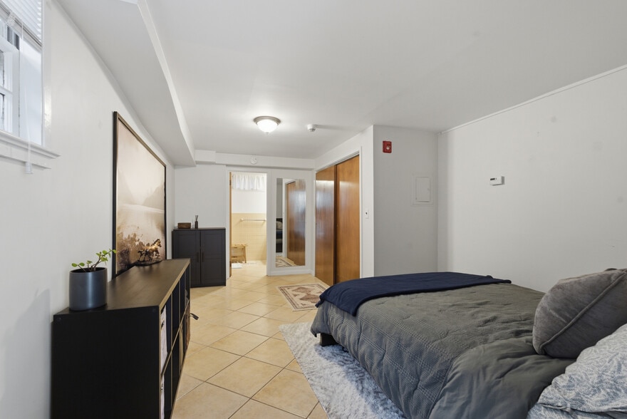 More Photos Of 40 Westchester Ave, Pound Ridge Freestanding For Sale
