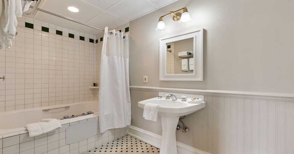 More Photos Of 45 N Main St, Mayville Hotel For Sale