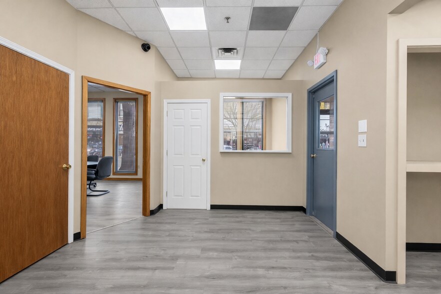 More Photos Of 464-468 Essex St @ Hampshire st, Lawrence Office For Sale