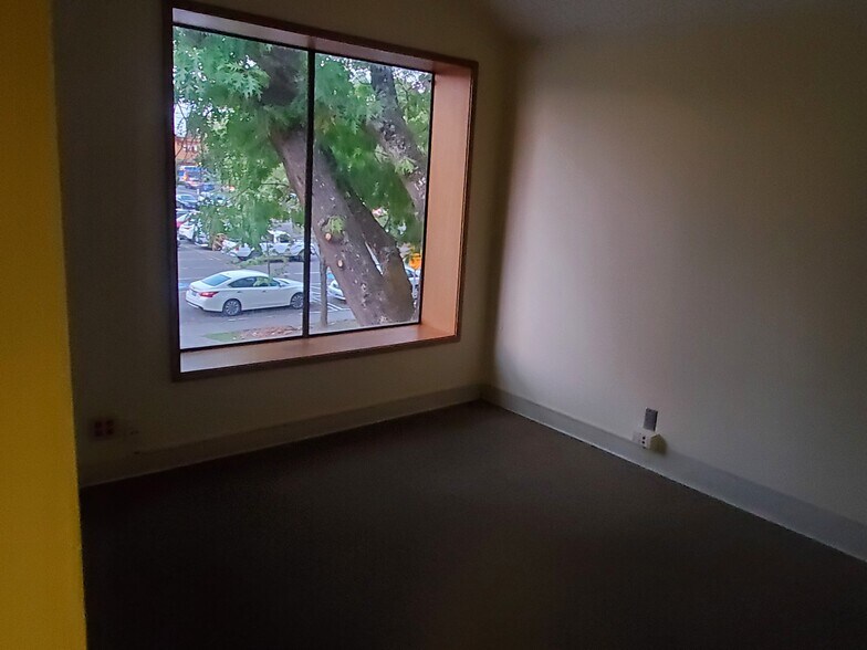 More Photos Of 258 E 10th Ave, Eugene Office For Lease