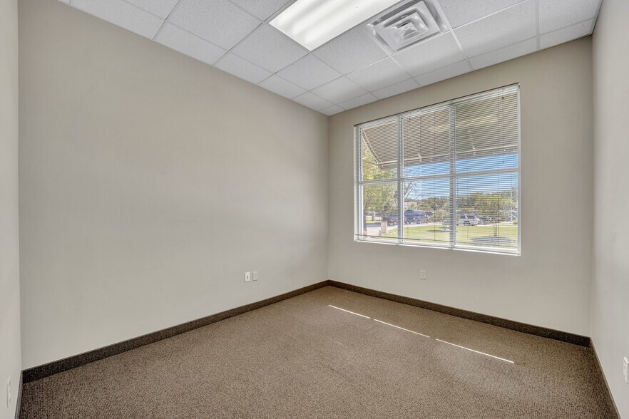 More Photos Of 1804 Owen Ct, Mansfield Light Distribution For Lease