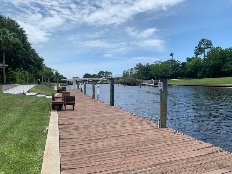 More Photos Of 1 Yacht Club Dr, Palm Coast Restaurant For Sale