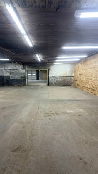 More Photos Of 217 E 8th St, Cozad Flex For Sale