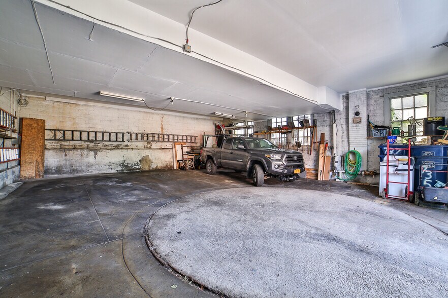 More Photos Of 176 North St, Buffalo Apartments For Sale