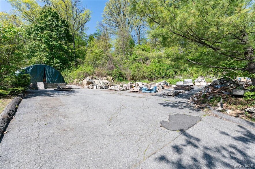 More Photos Of 544 US-6, Mahopac Freestanding For Sale