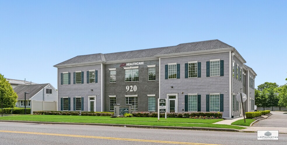 More Photos Of 920 E County Line Rd, Lakewood Office For Lease