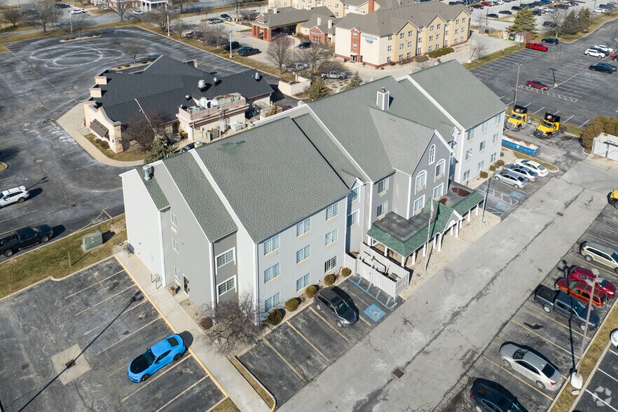 More Photos Of 541 W Dussel Dr, Maumee Hotel For Sale