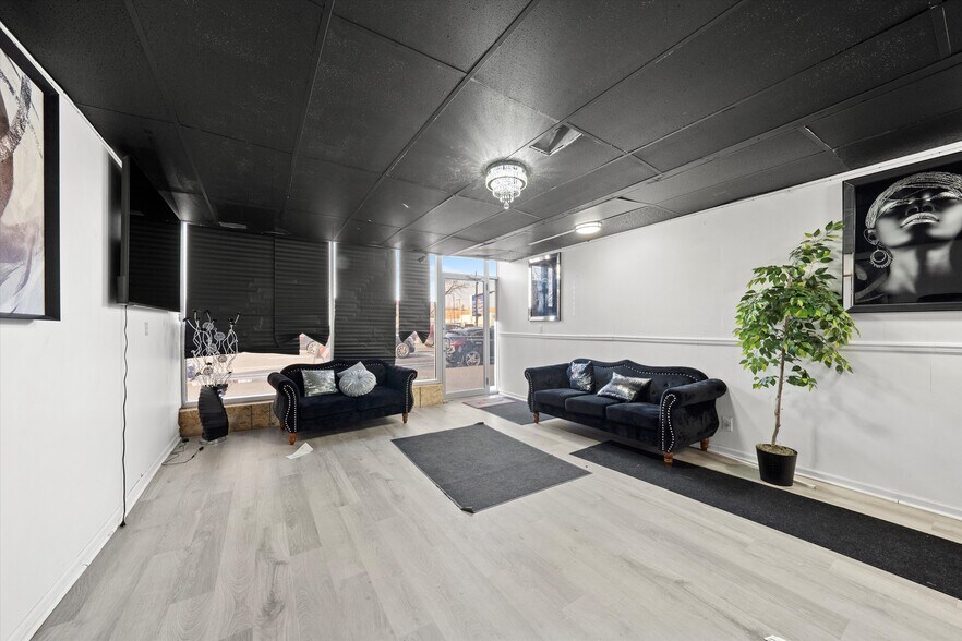 More Photos Of 4805 W Madison St, Chicago Storefront For Sale