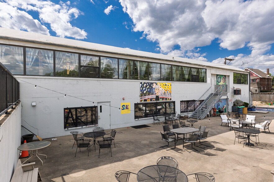 More Photos Of 5951 Delmar Blvd, Saint Louis Freestanding For Sale