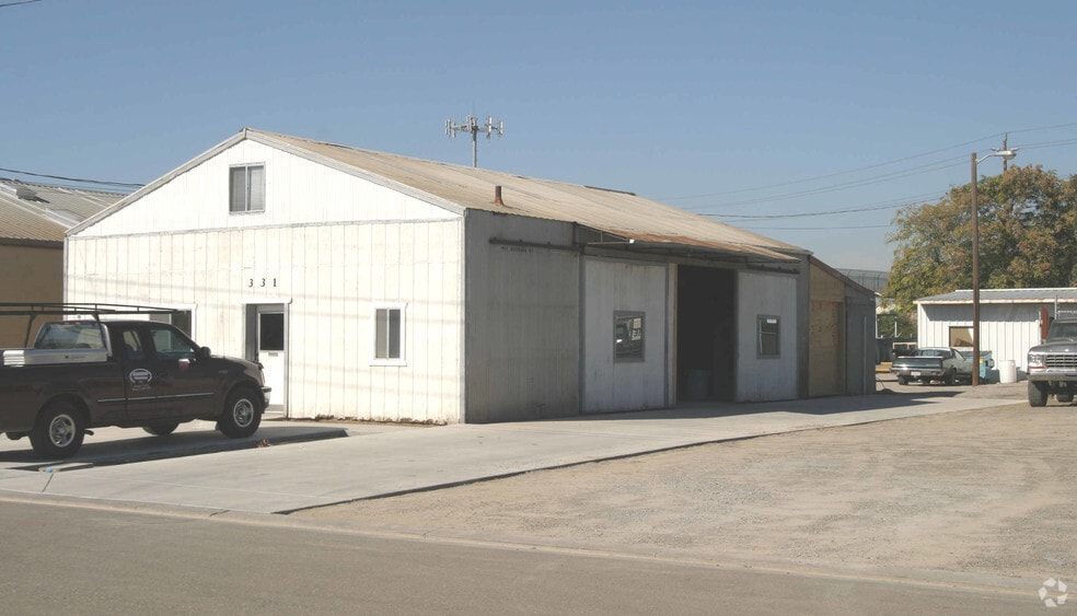 More Photos Of 331 Pine St, Ripon Warehouse For Lease