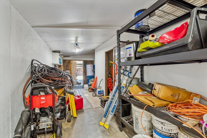 More Photos Of 1050 S Quitman St, Denver Showroom For Sale