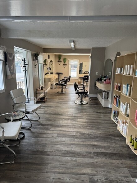 More Photos Of 622 Boston Rd, Billerica Freestanding For Lease