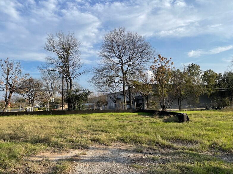 More Photos Of 932 Gardner Rd, Austin Land For Sale