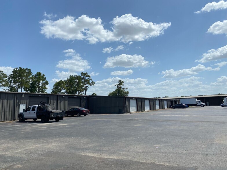 More Photos Of 16261 Hollister St, Houston Unknown For Lease