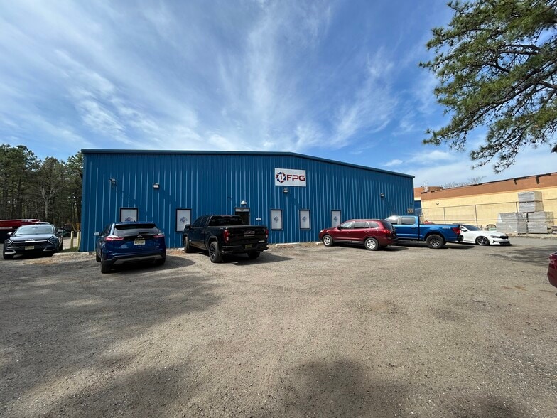 Primary Photo Of 2444 Ridgeway Blvd, Manchester Warehouse For Lease