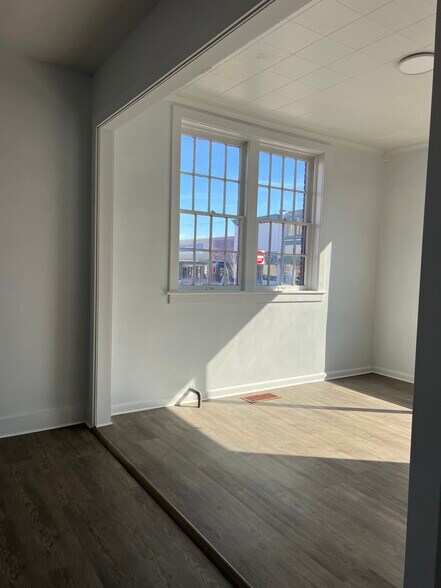 More Photos Of 10 S Main St, Payson Storefront For Sale