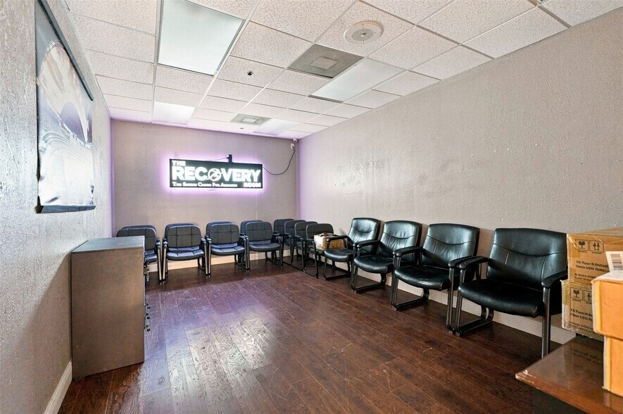 More Photos Of 224 Mariner Blvd, Spring Hill Medical For Sale