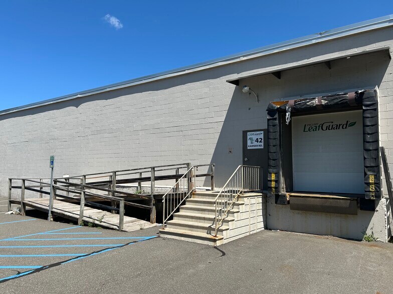 More Photos Of 42 Karner Rd, Albany Light Distribution For Lease