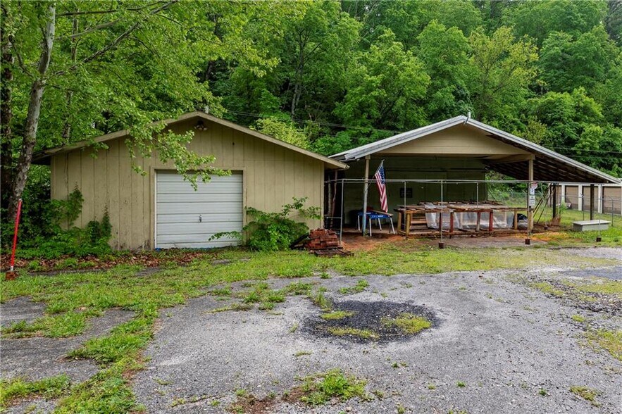 More Photos Of 450 Pinion Dr, Bella Vista Self Storage For Sale