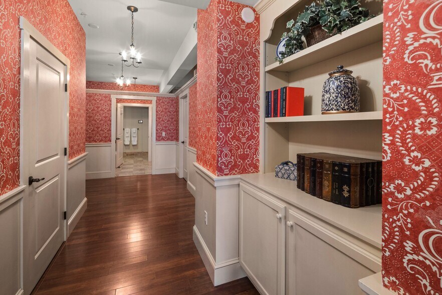 More Photos Of 18 Main St, Stowe Hotel For Sale