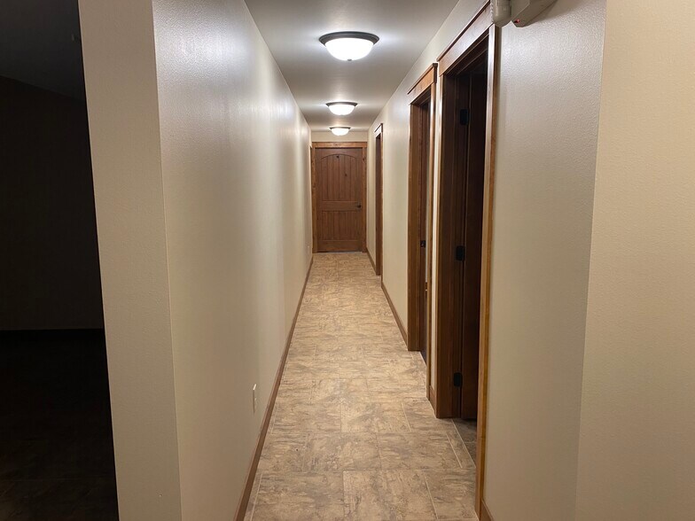 More Photos Of 803 Fairfax St, Altoona Office For Lease