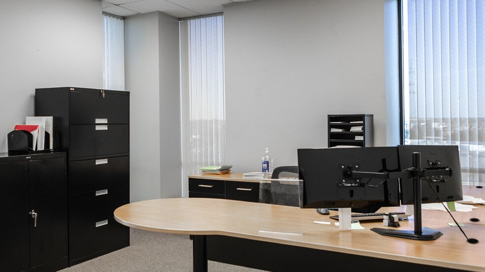 More Photos Of 558 S Central Expy, Richardson Office For Sale